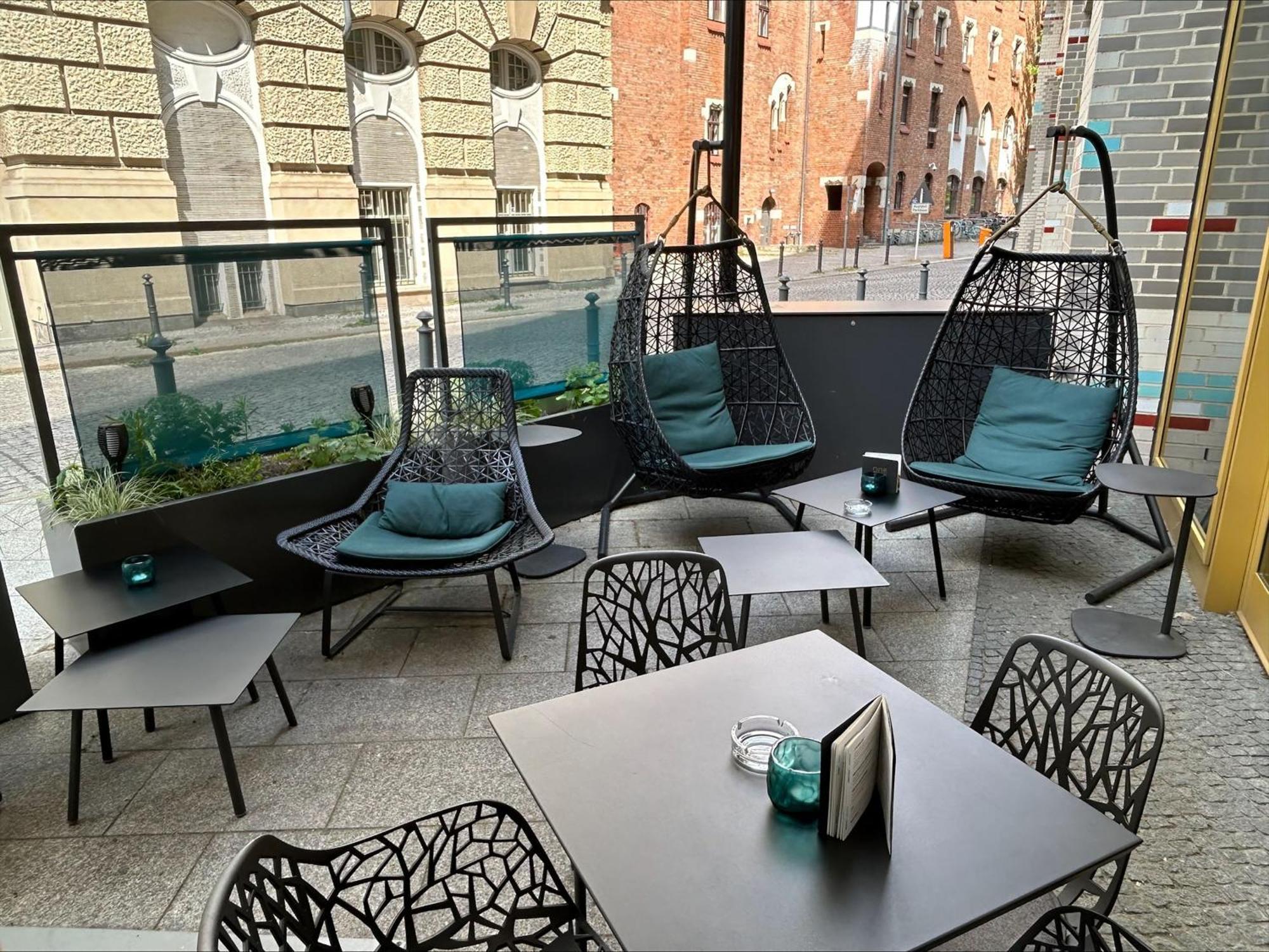 Motel One Frankfurt-Eastside Frankfurt am Main Exterior photo